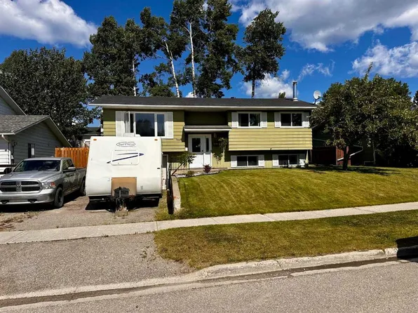 402 S Mountain St, Hinton, AB T7V 1K6