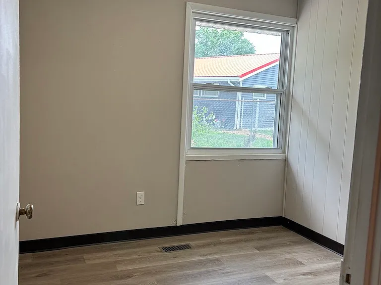 480 Hayden Ave — Photo 9