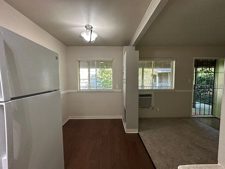 2508 L Street Classic Midtown Living — Photo 36
