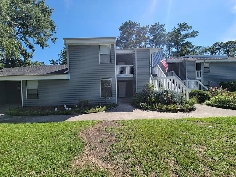 702 Azalea Dr #483 — Photo 1
