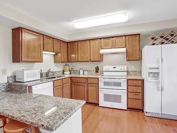 2nd image of 5722 Croatan Ct