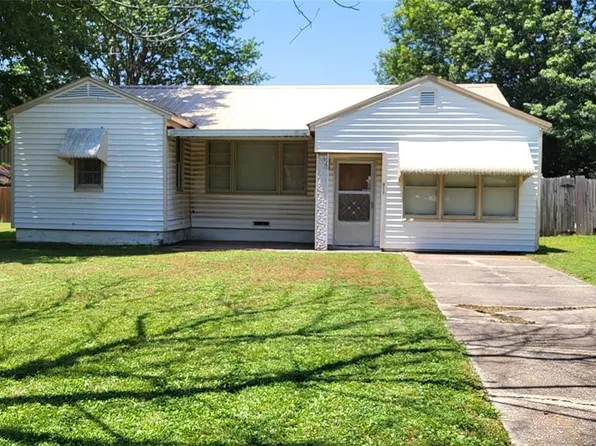 311 S 8th St, Okemah, OK 74859