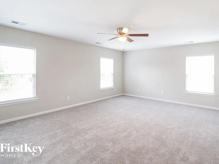 205 Commencement Blvd — Photo 9