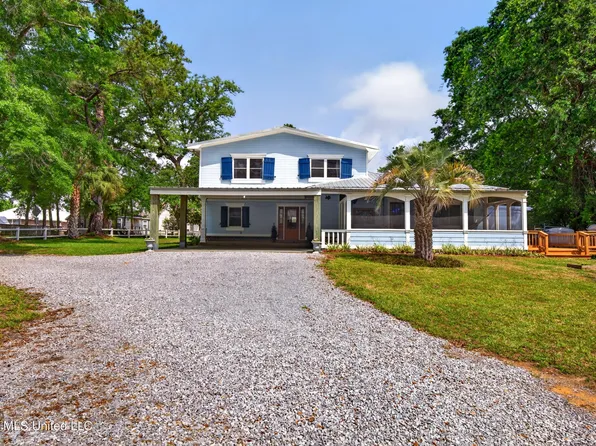 501 Forest Hill Dr, Ocean Springs, MS 39564