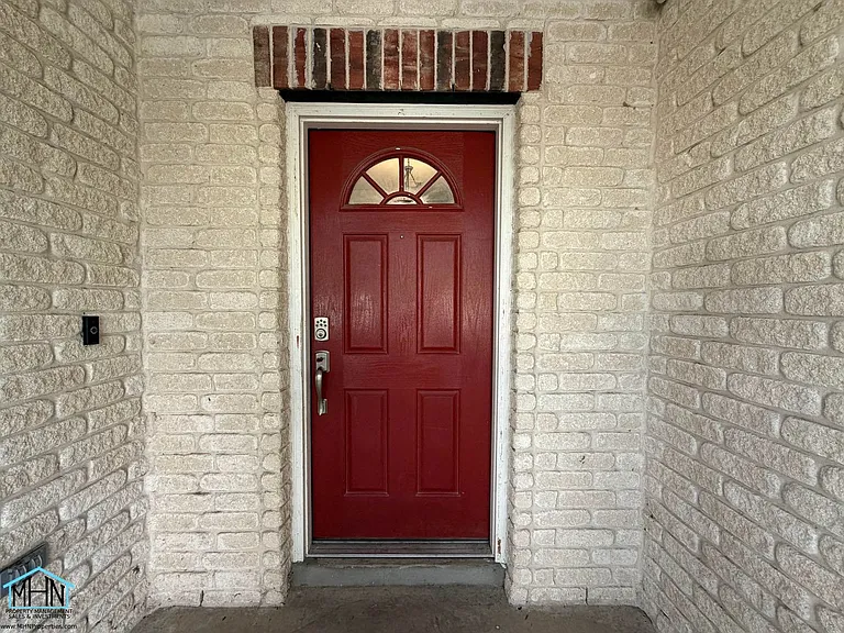 518 Willow Grove Dr — Photo 2
