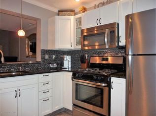 27 Phoenix Ct, Tinton Falls, NJ 07712