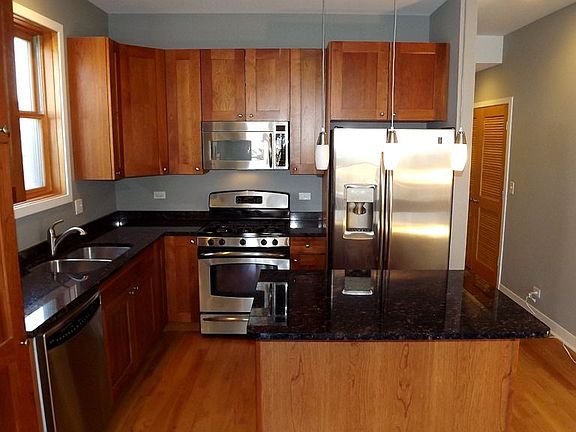 4th image of 1855 W Armitage Ave Unit 2