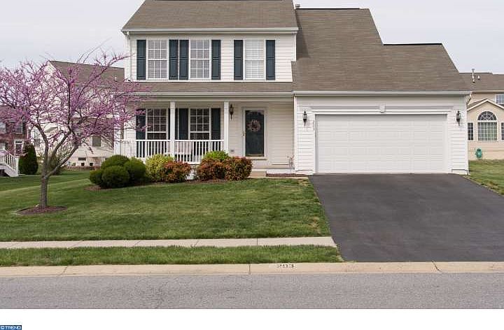 1st image of 203 Hazel Dr