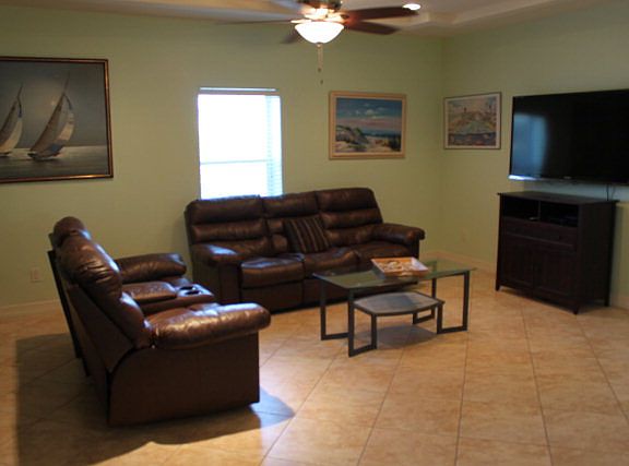 5th image of 109 W Cora Lee Dr