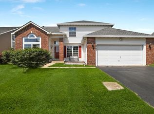 824 Tamarac Dr, Carol Stream, IL 60188