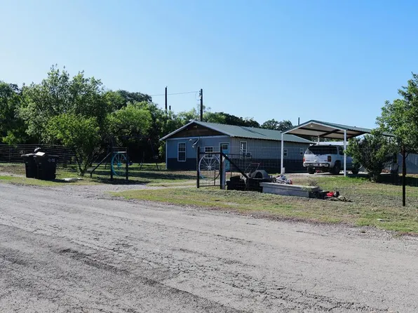 801 E 9th St, Brady, TX 76825