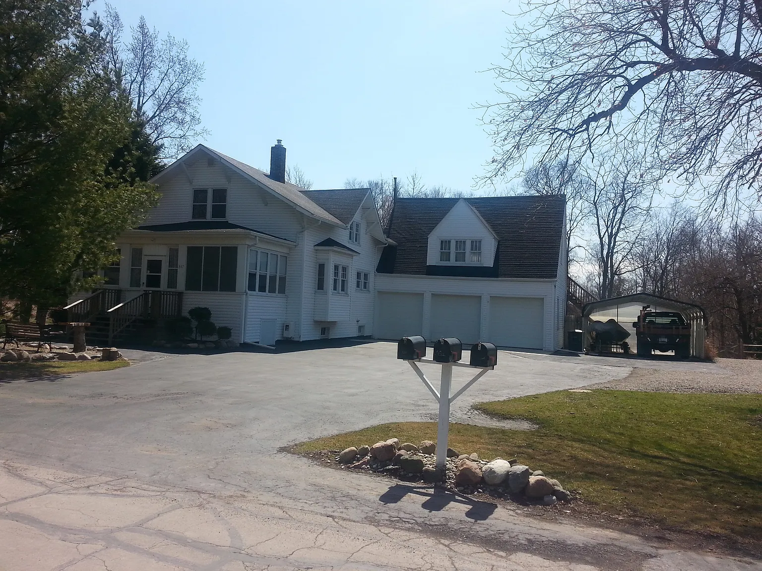 300 E River St photo 1