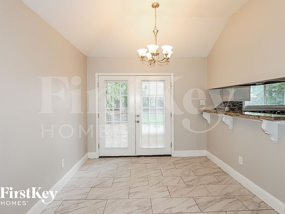 4th image of 15422 Pebble Lake Dr