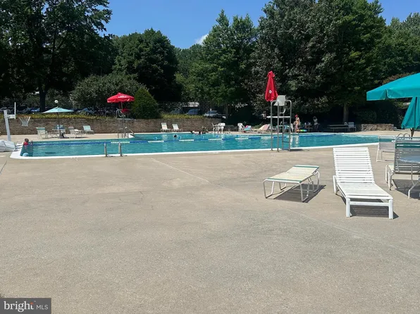7501 Spring Lake Dr #D, Bethesda, MD 20817