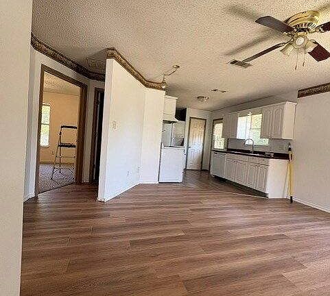 5th image of 703 SW 1st St
