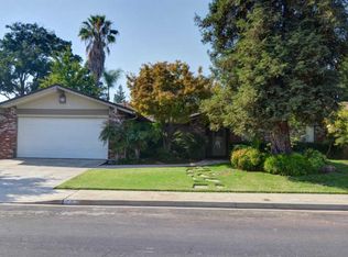 74 Amber Ave, Clovis, CA 93611