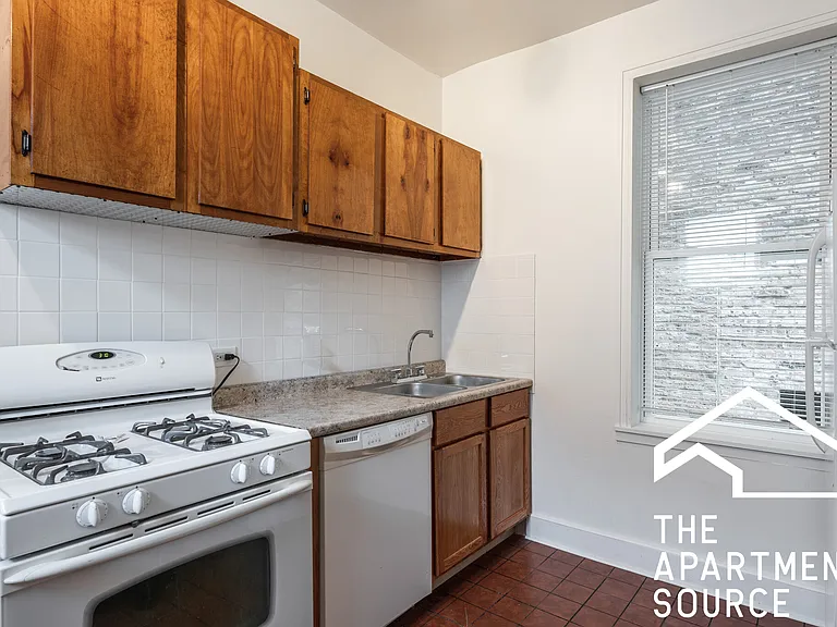 1733 N Wolcott Ave #G — Photo 1