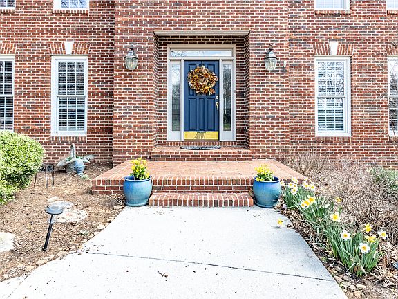 2nd image of 9615 Mountain Shadows Dr