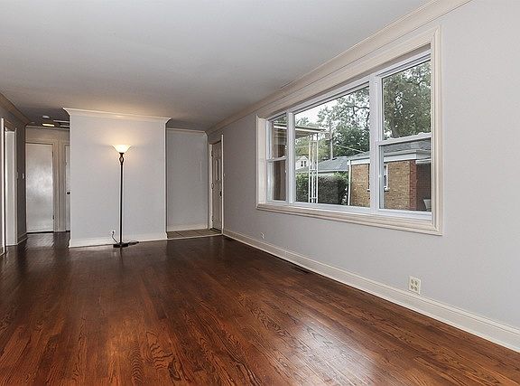 5th image of 418 Granville Ave