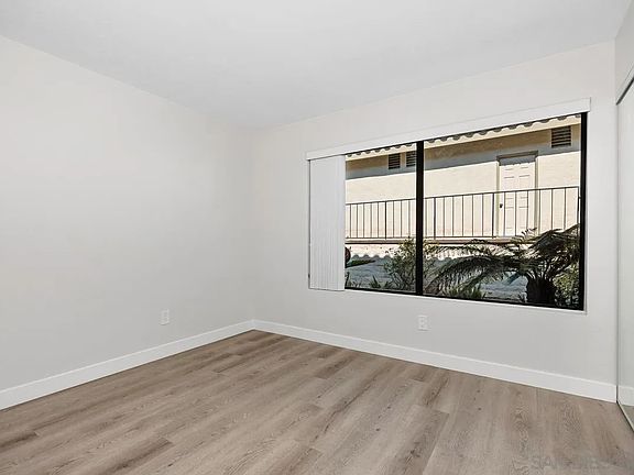 4th image of 245 Fairlee Ln