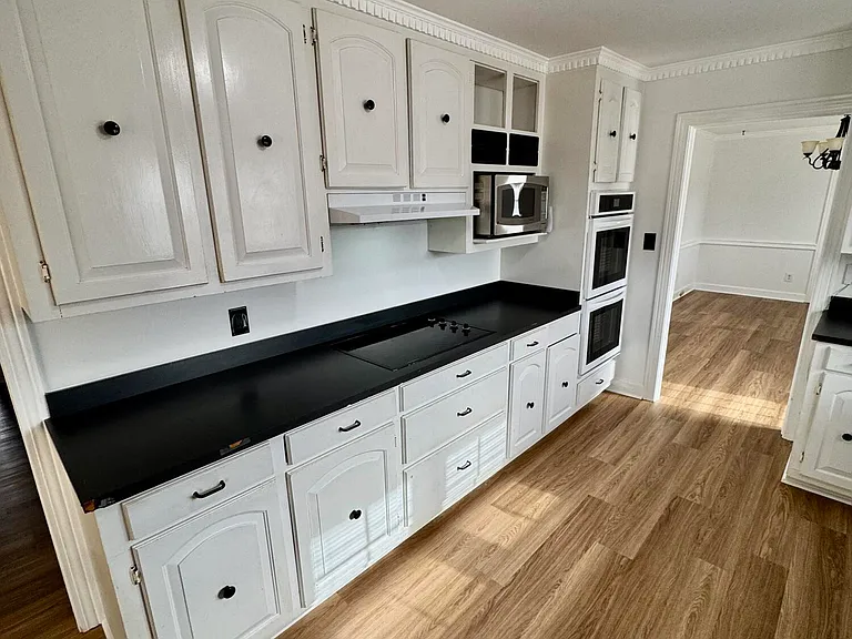2112 Leon Dr — Photo 8