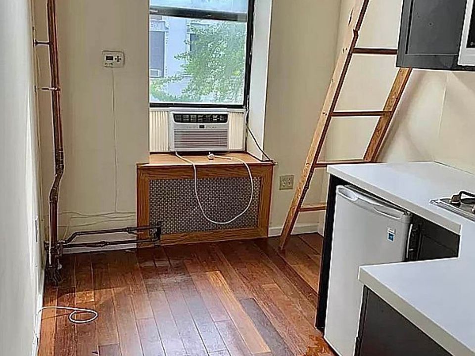 2nd image of 71 W 71st St APT 2H