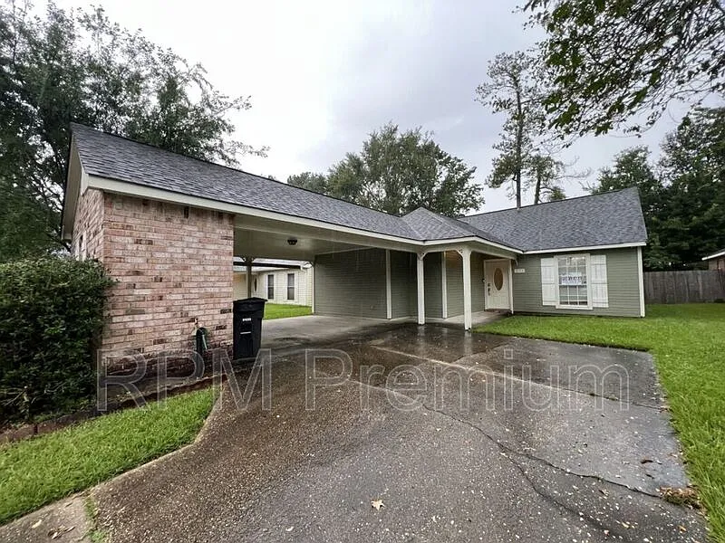 3 bed, 2.0 bath, 1372 sqft, $1,750 — Photo 3
