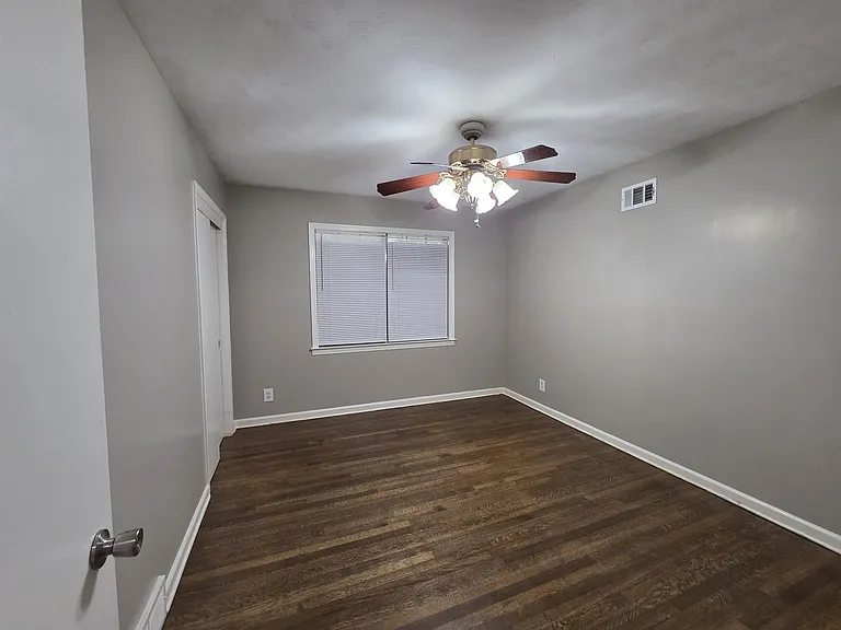 4723 Wooddale Ave — Photo 17