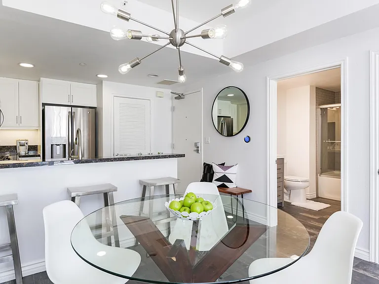 875 G St #405 — Photo 8