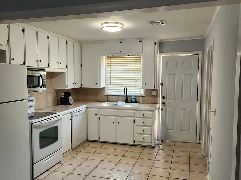 324 S 44th West Ave — Photo 7