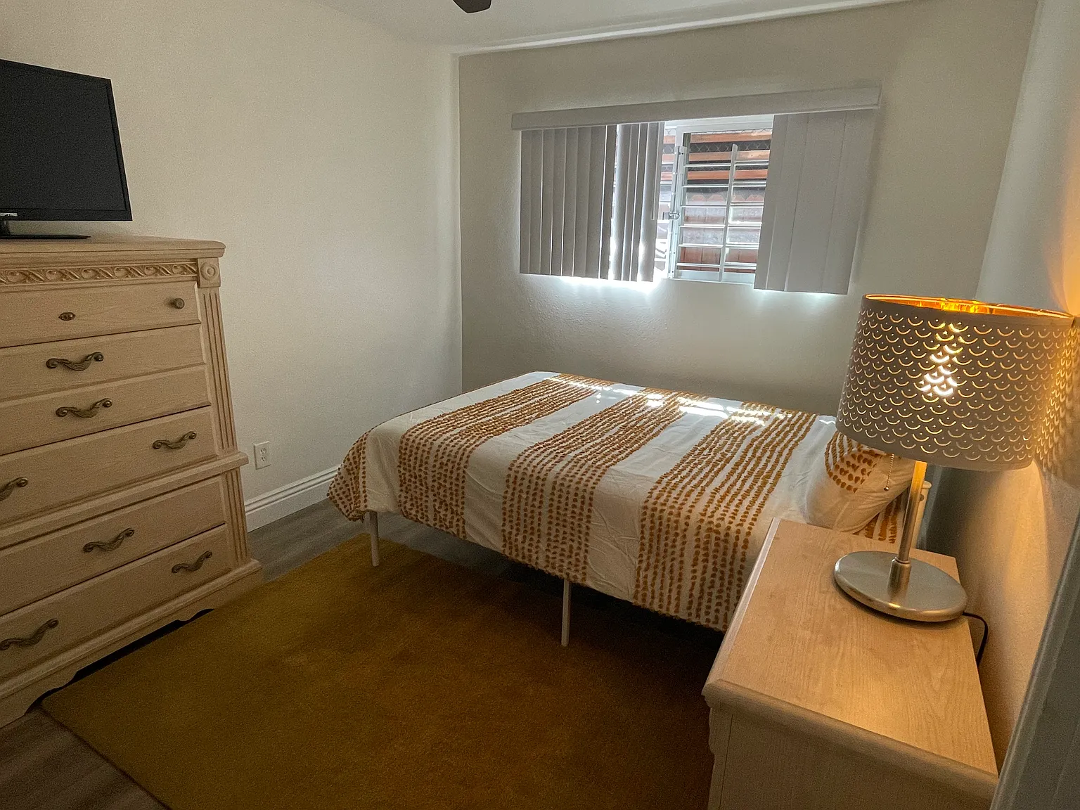 2 bed, 696 sqft, $1,300 — Photo 4