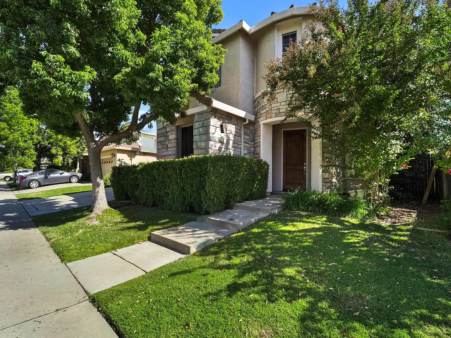 5 bed, 2875 sqft, $4,888 — Photo 3