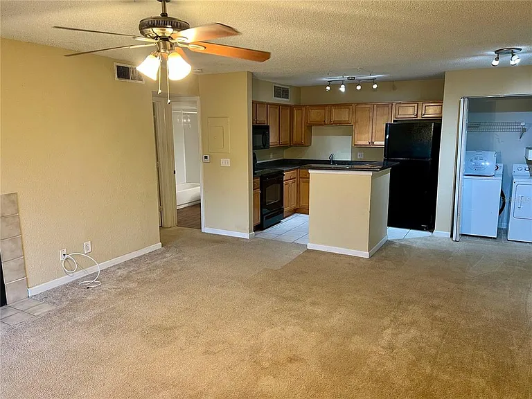 375 Lake Ontario Ct #203 — Photo 7