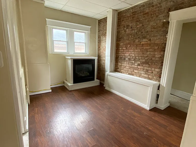2427 Broadway #2R — Photo 5