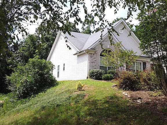 3rd image of 810 Dunagan Forest Dr