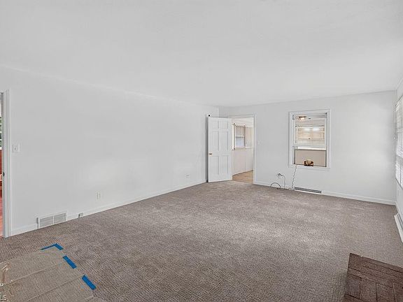 5th image of 255 Conrad Cir