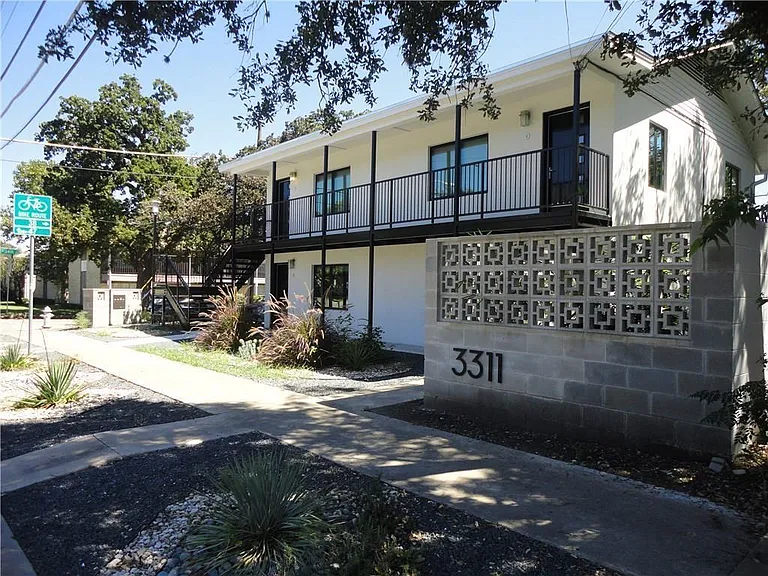 3311 Speedway #B — Photo 3