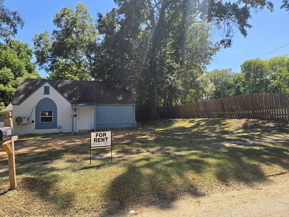806 W Burleson St