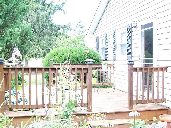 3rd image of 16 Faircrest Dr