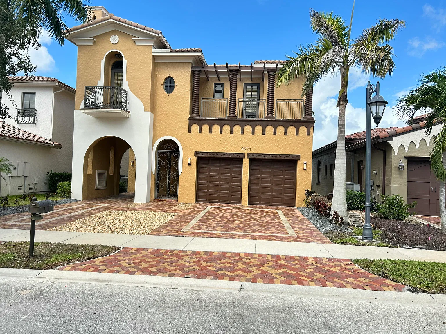 4 bed, 3.0 bath, 3213 sqft, $8,500 — Photo 1