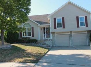 1808 Beagle Ct, Liberty, MO 64068