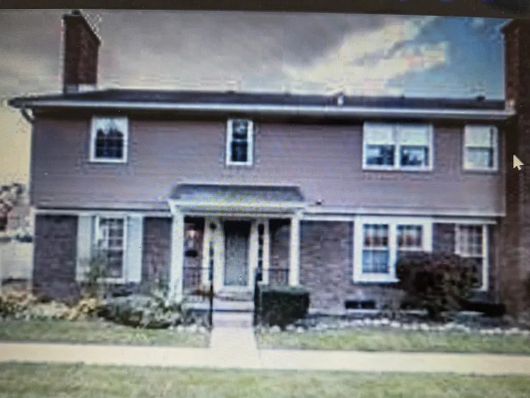 20871 Glen Haven Cir W — Photo 1