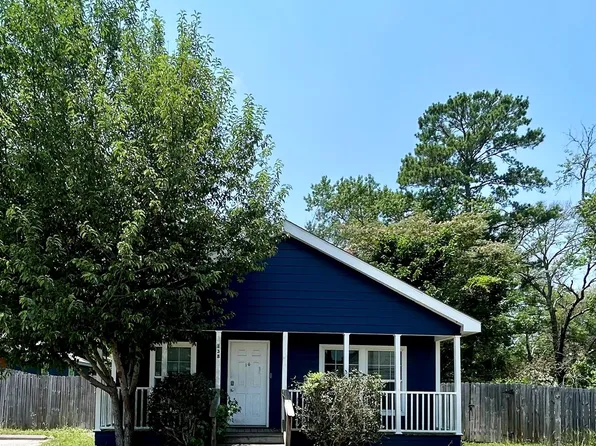 138 Varsity Dr, Huntsville, TX 77340