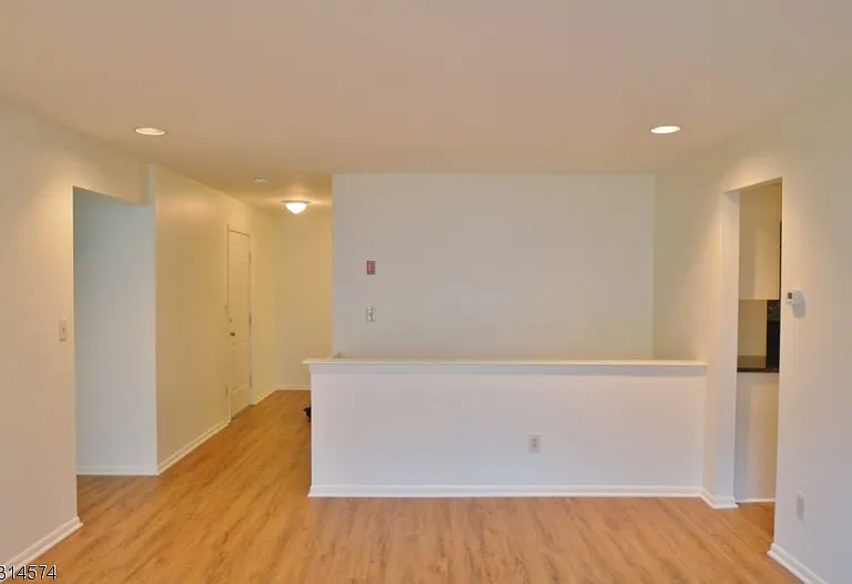 3 Donna Dr — Photo 6