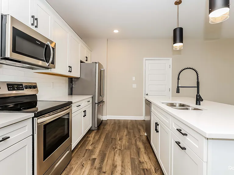 2725 Eldin Creek Dr — Photo 4