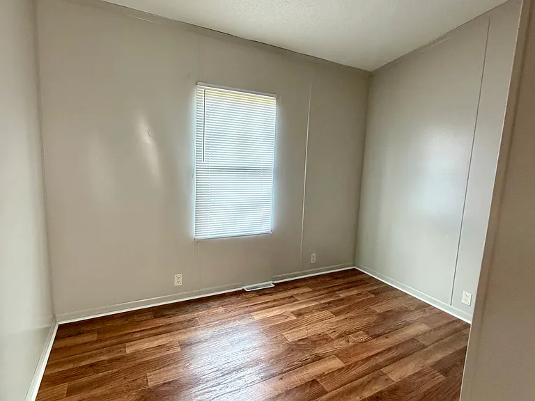 107 Crabapple Ln — Photo 2