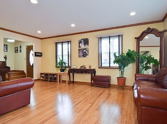 2nd image of 25 Dartford Ln