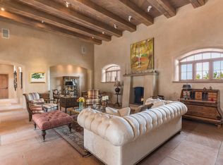 Paseo Encantado Ne, Santa Fe, NM 87506