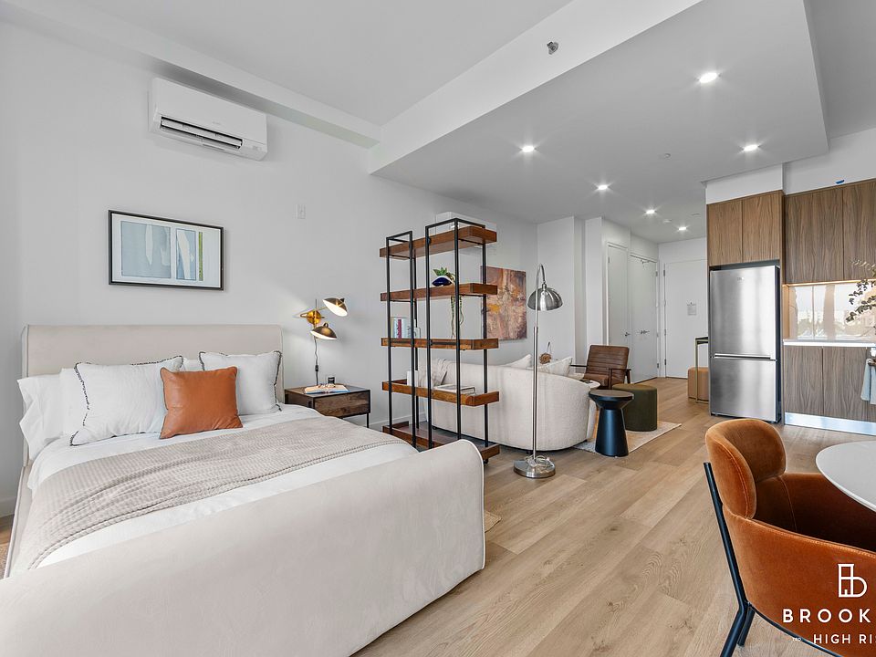 1st image of 50 E 10th St #623