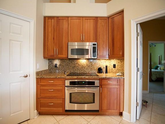 5th image of 8208 Vineland Oaks Blvd